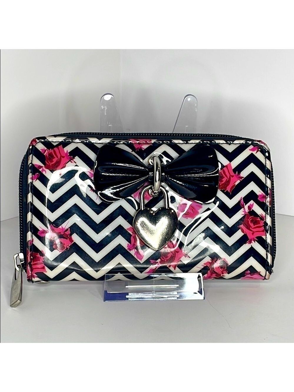 Claire's Black and Pink Chevron Wallet with Bow 5.5”X3.5”